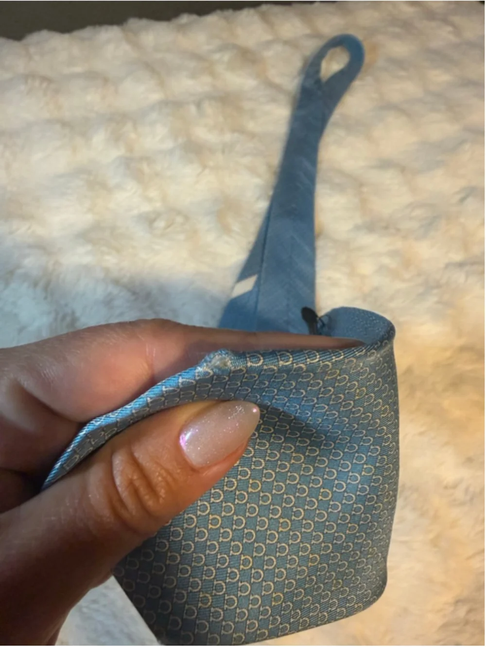 Preowned, Vintage Men's Salvatore Ferragamo Blue & White Horseshoe Silk Tie